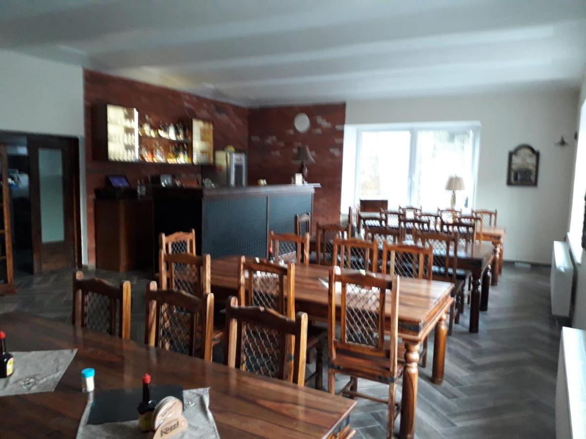 Hotel Koruna Penzion Teplice nad Metují Εξωτερικό φωτογραφία