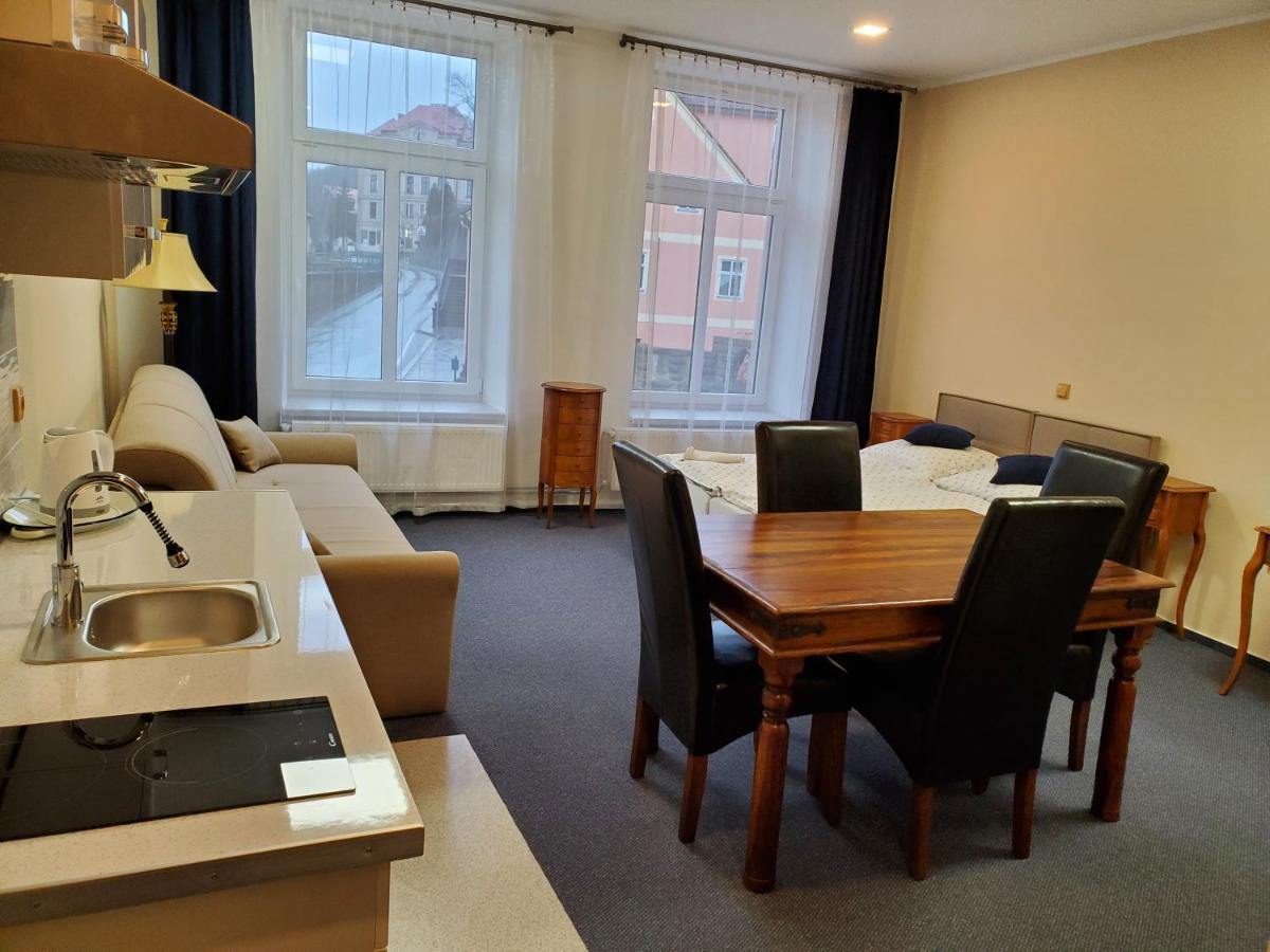 Hotel Koruna Penzion Teplice nad Metují Εξωτερικό φωτογραφία