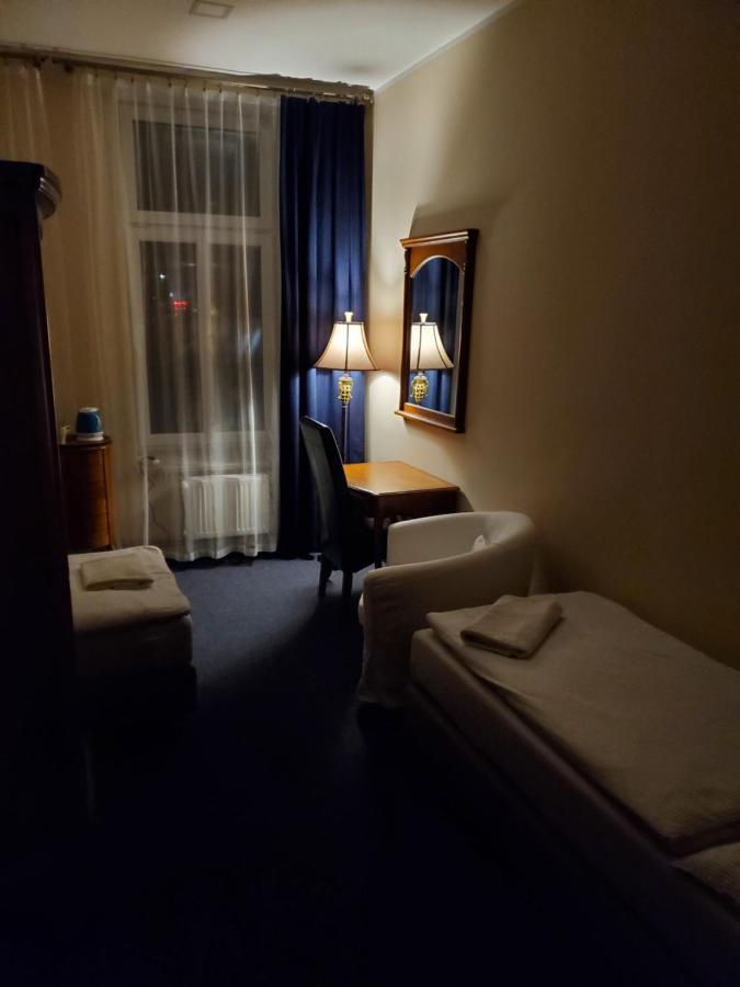 Hotel Koruna Penzion Teplice nad Metují Εξωτερικό φωτογραφία
